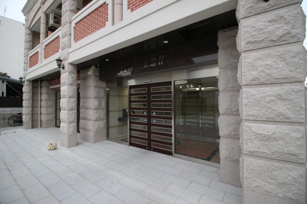 28/30 エントランス