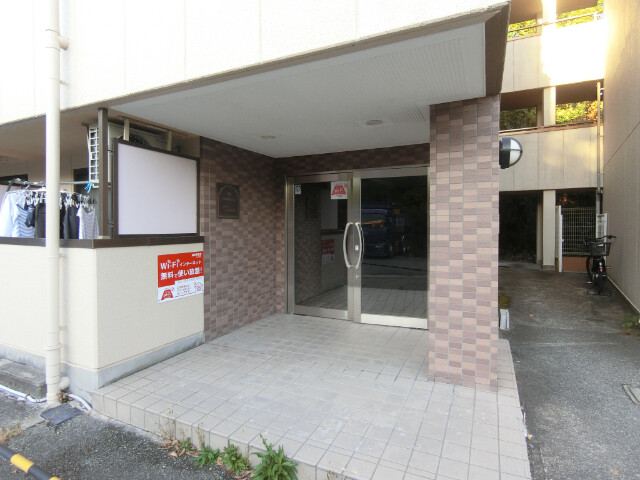 26/30 エントランス