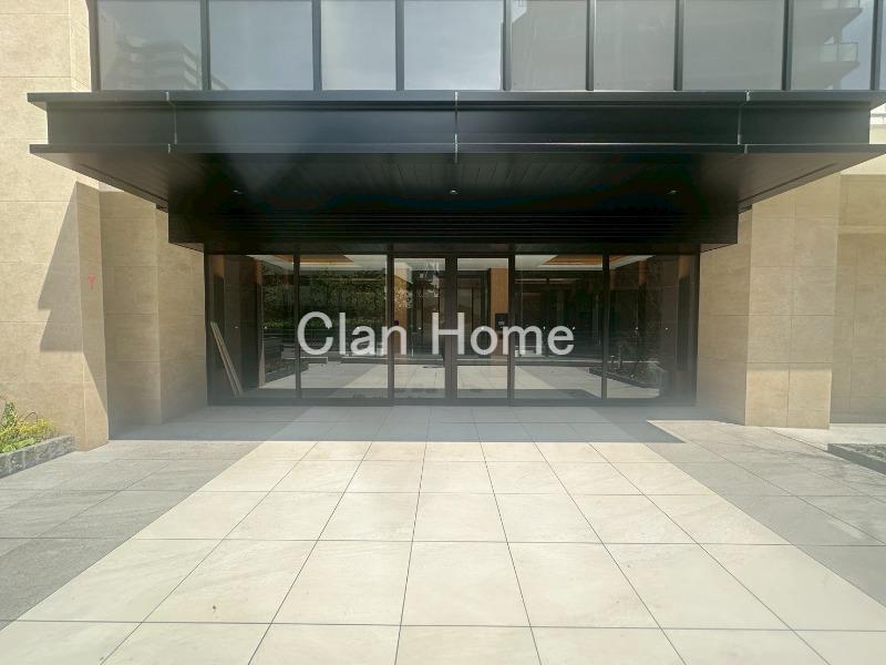 25/29 エントランス