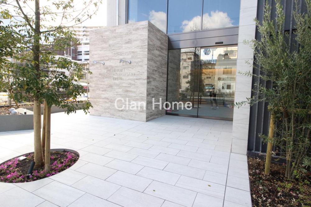 23/30 エントランス