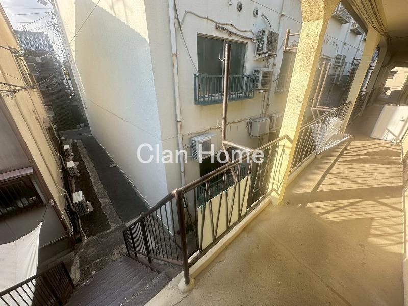 22/30 エントランス