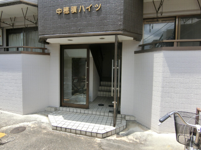 27/30 エントランス