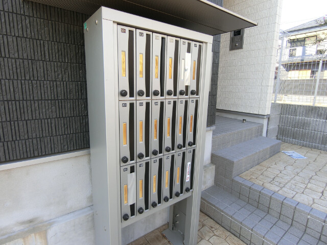 27/30 エントランス