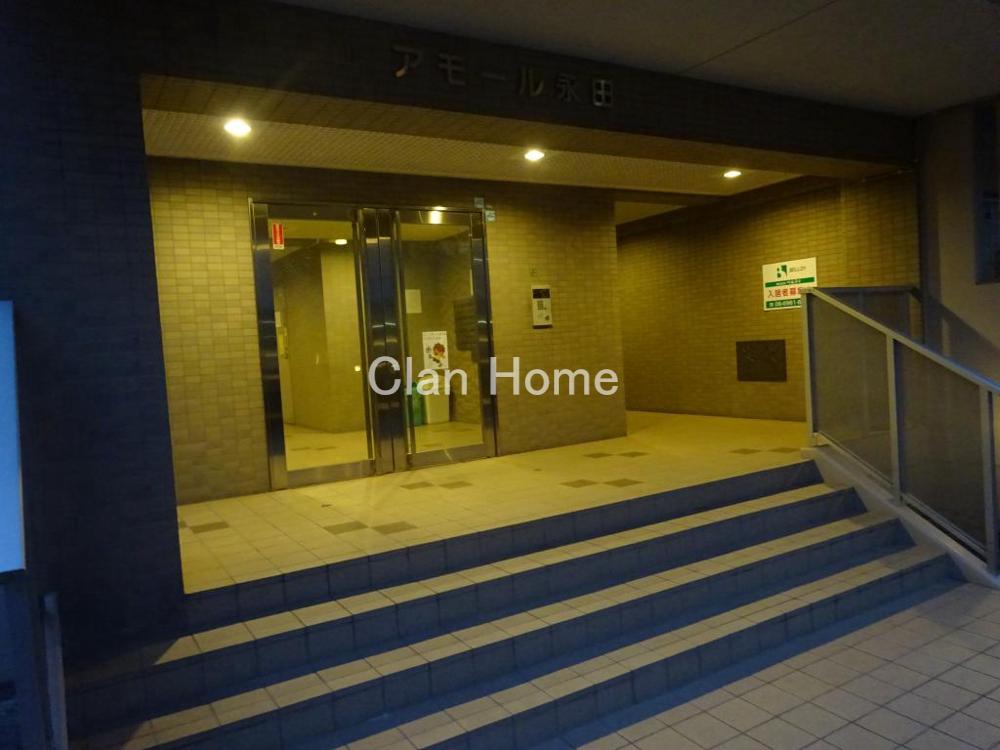 28/30 エントランス