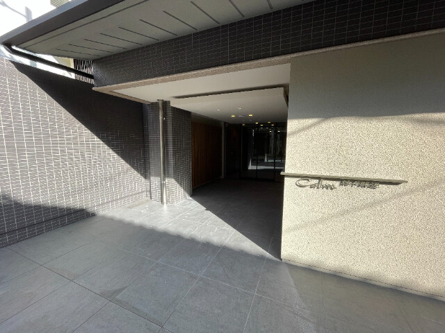 23/24 エントランス