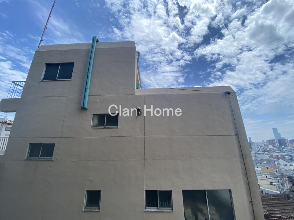 27/30 エントランス