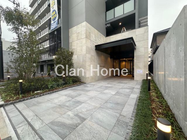 28/30 エントランス