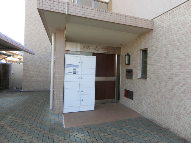 3/7 エントランス