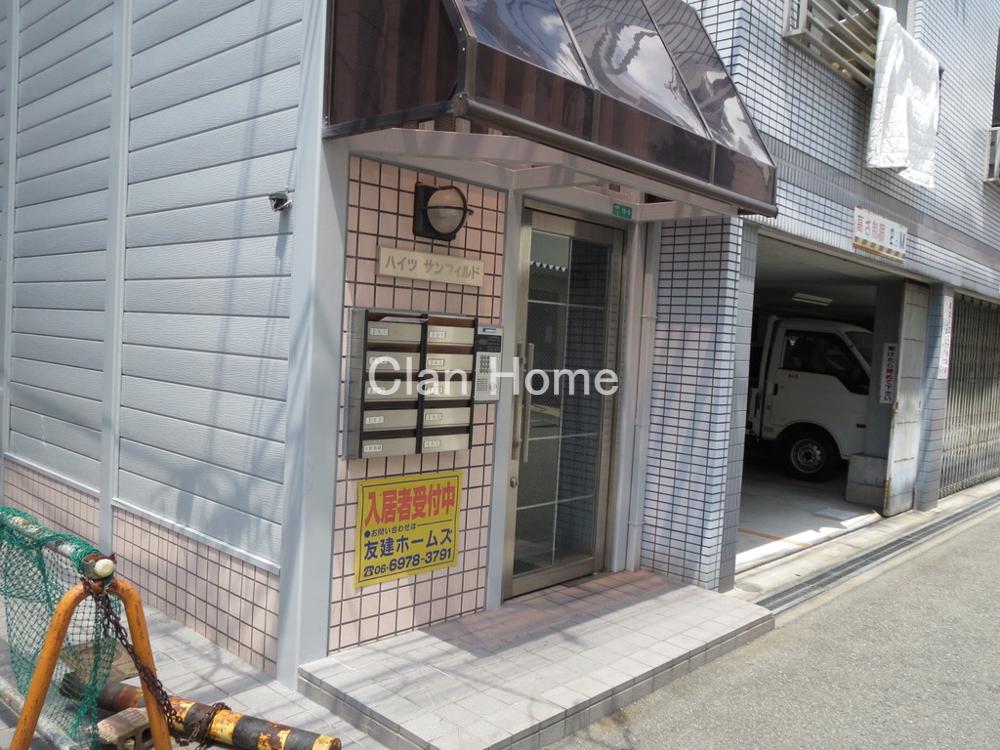 24/25 エントランス