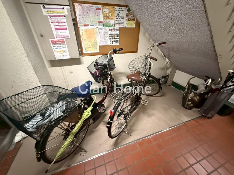 23/30 エントランス