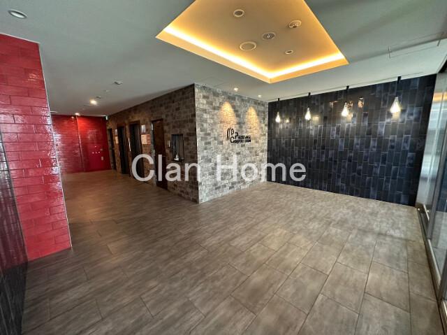 30/30 エントランス