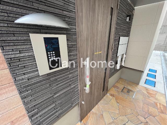 24/30 エントランス