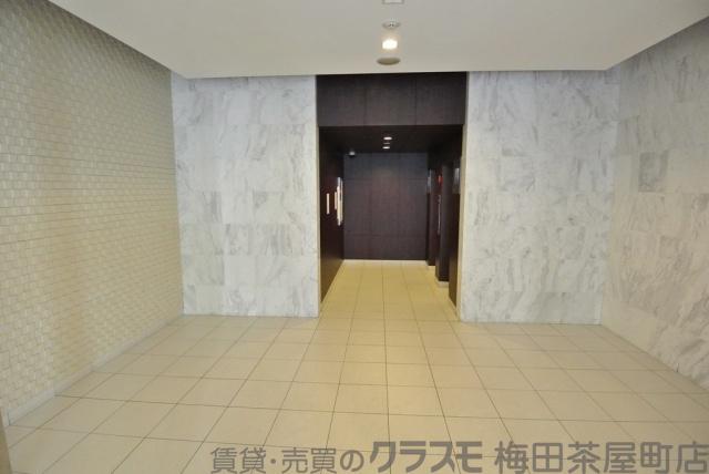 26/30 エントランス