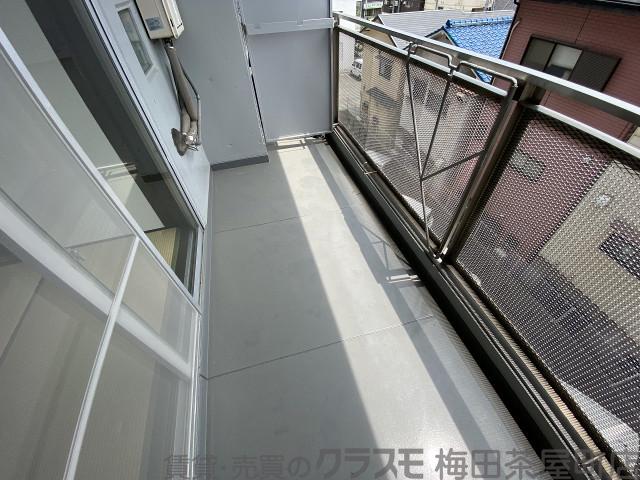 23/30 バルコニー