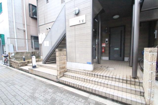 25/30 エントランス