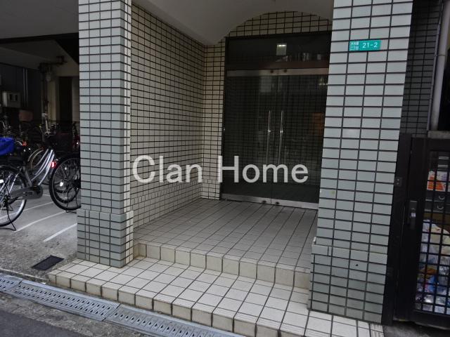 25/30 エントランス