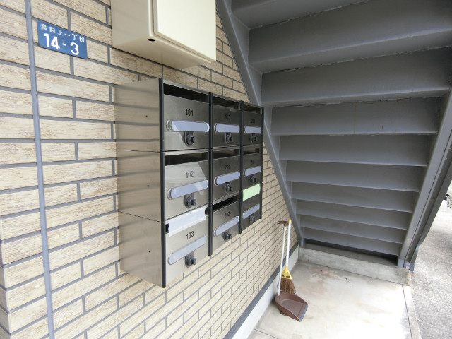 27/30 エントランス