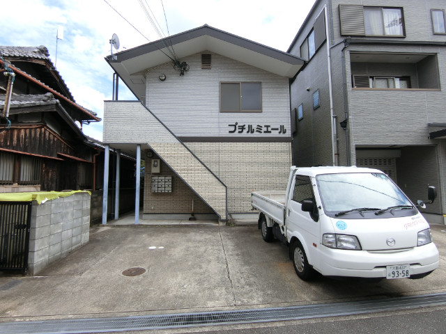 28/30 駐車場