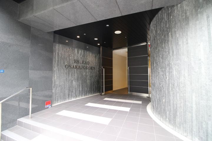 26/30 エントランス