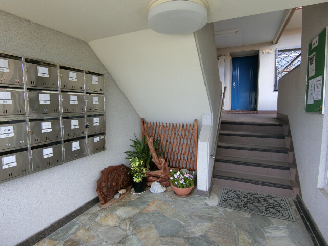 28/30 エントランス