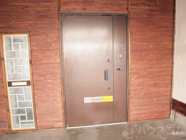 26/30 エントランス