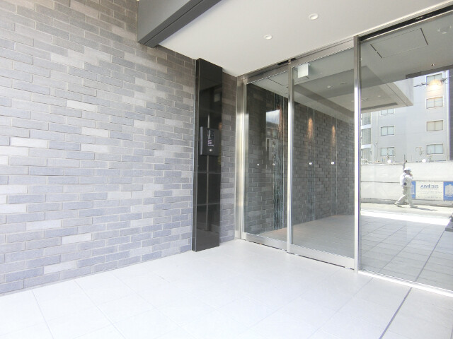 25/30 エントランス