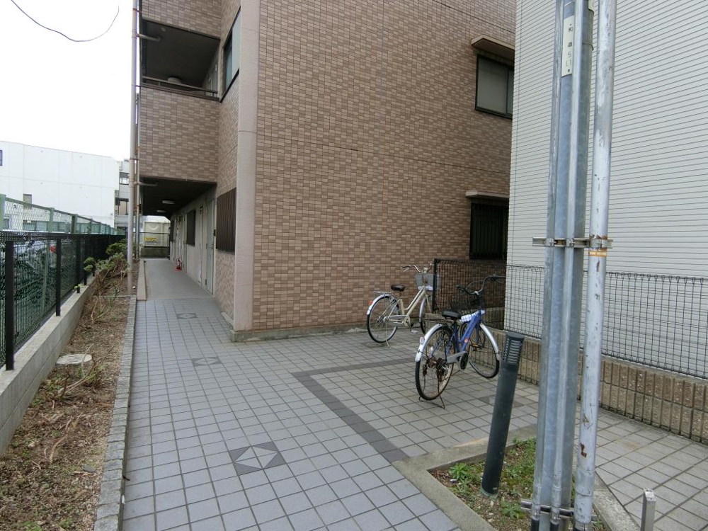 28/30 エントランス