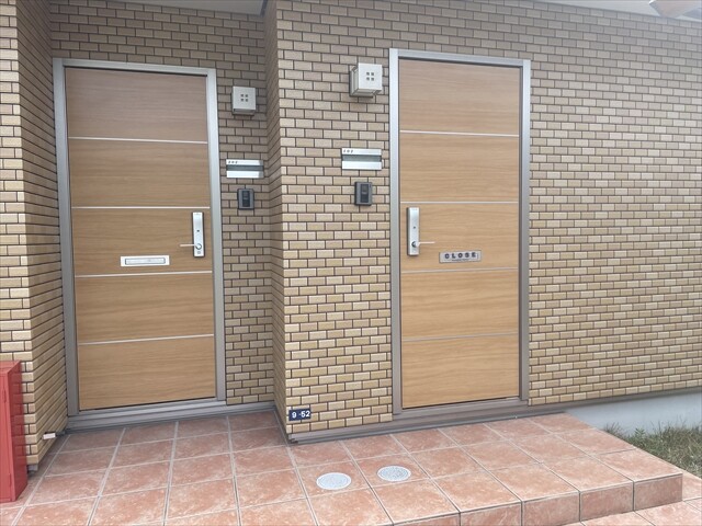 27/30 エントランス