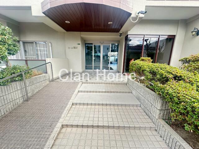 22/30 エントランス