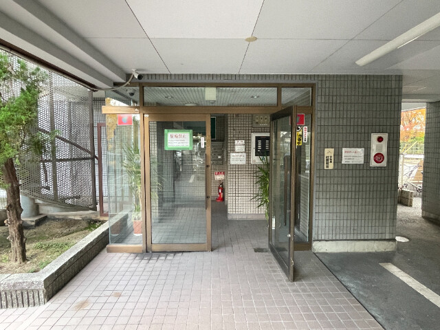 26/30 エントランス