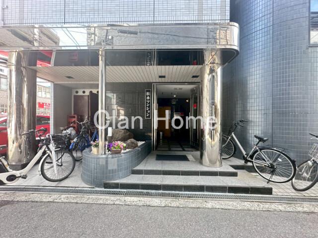 23/30 エントランス