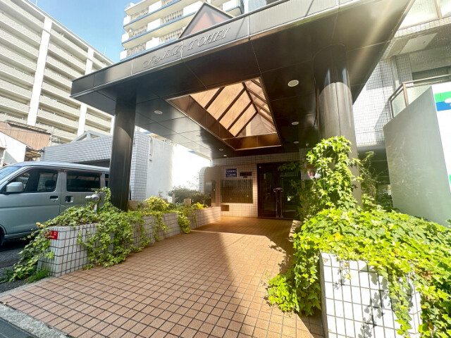 28/30 エントランス