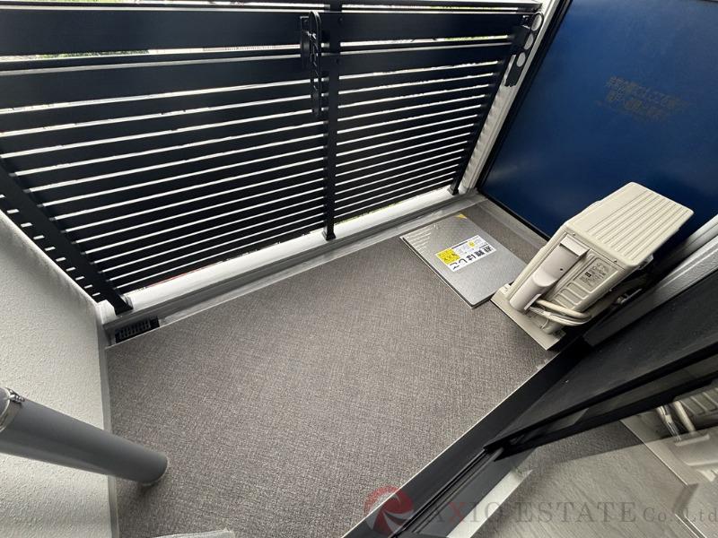 21/30 バルコニー