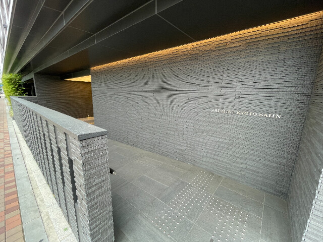 13/15 エントランス