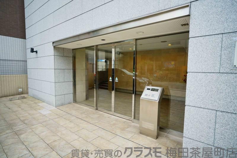 25/30 エントランス