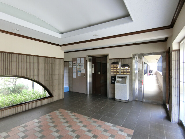 26/30 エントランス