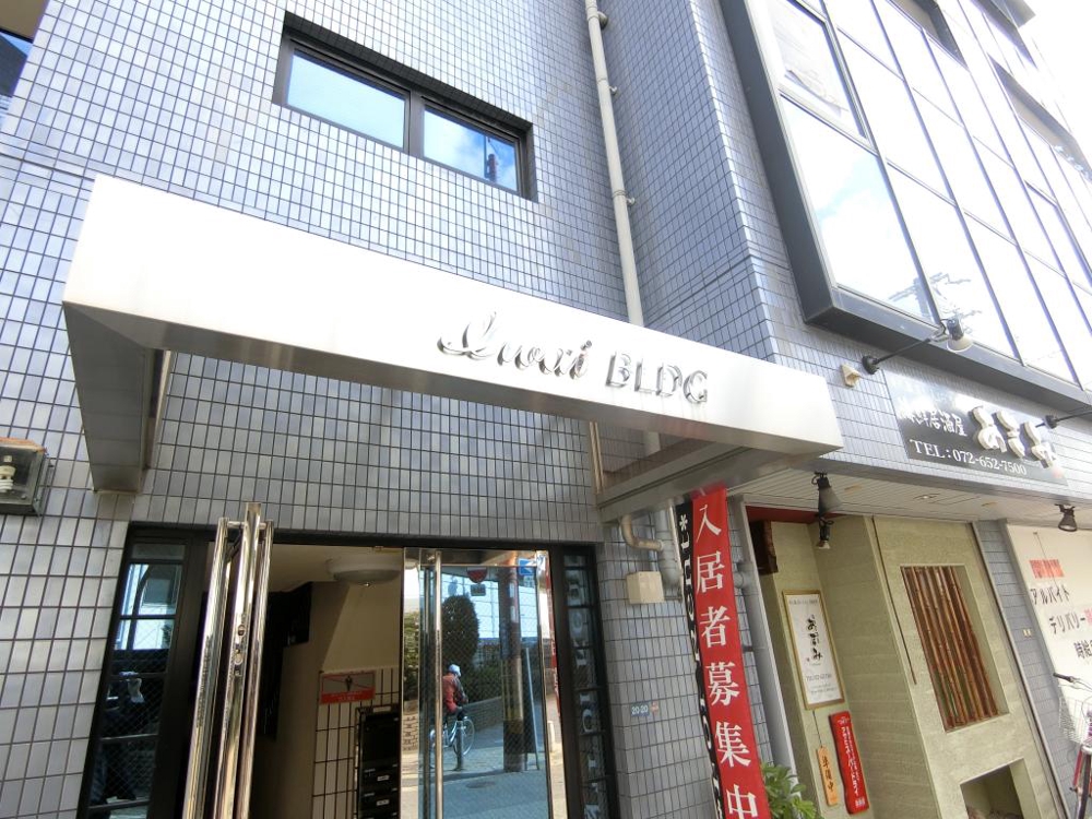 26/30 エントランス