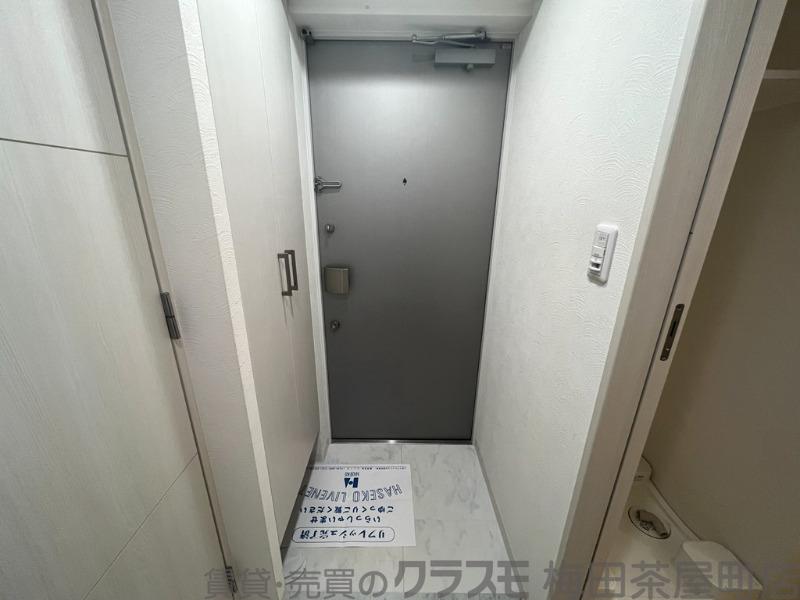 16/30 玄関