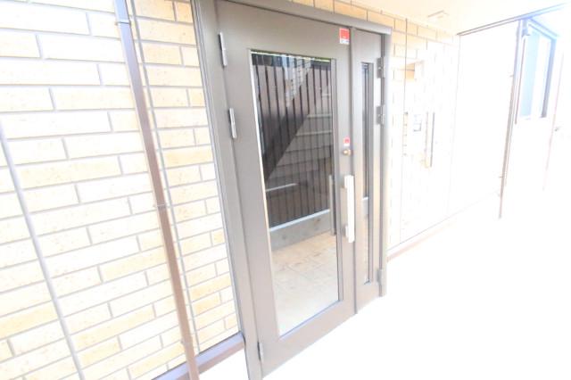 28/30 エントランス