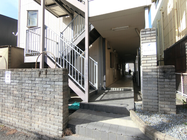 27/30 エントランス