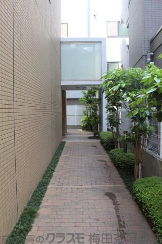 22/30 エントランス