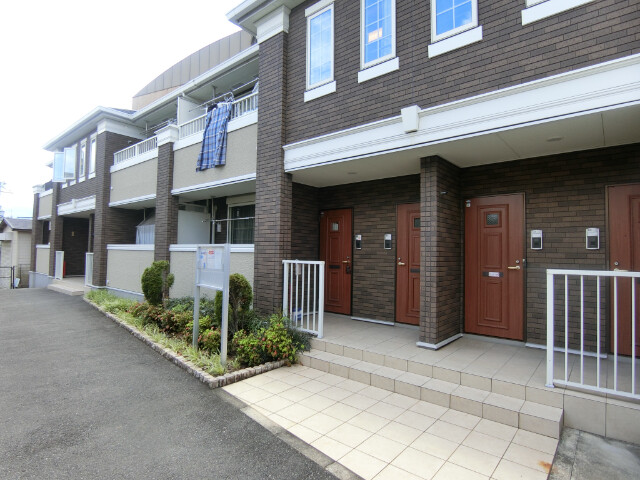 27/30 エントランス