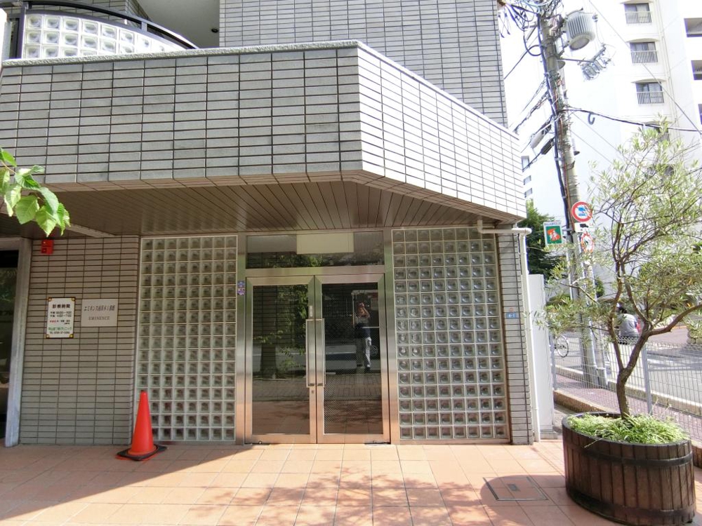 24/30 エントランス