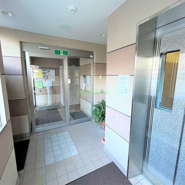 14/20 エントランス