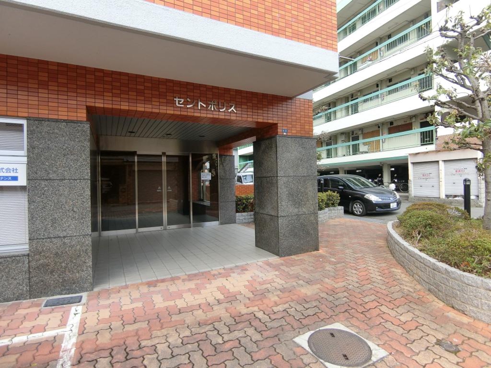 27/30 エントランス