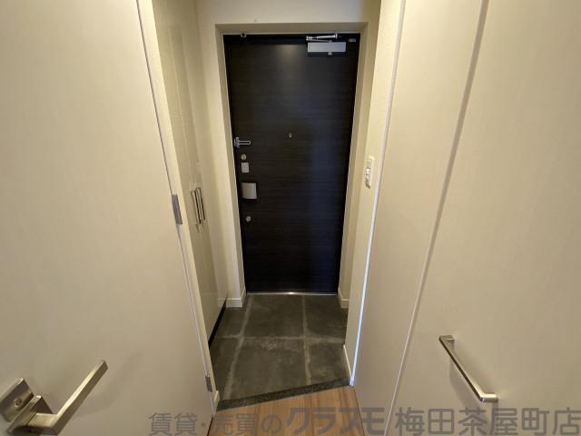 14/30 玄関