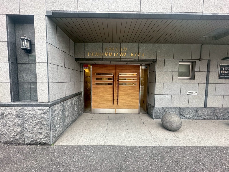 23/29 エントランス