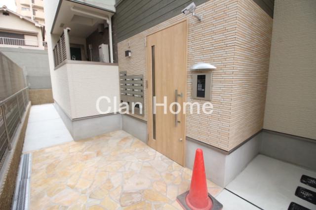 24/30 エントランス