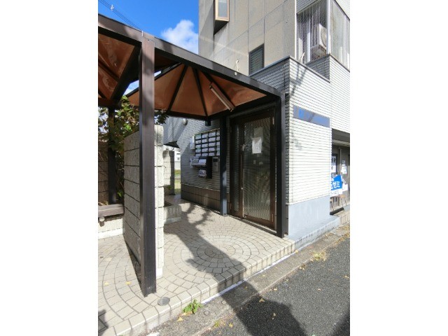 28/30 エントランス