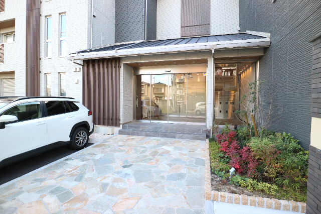 19/20 エントランス